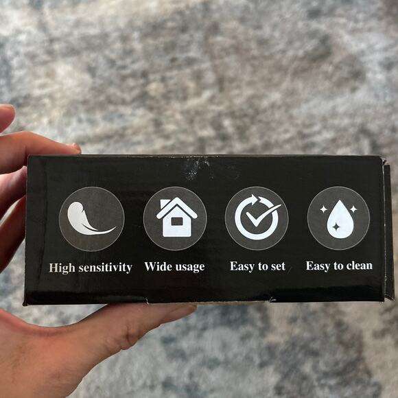 Small  Mouse Traps for Home 12 Pack Reusable - Picture 2 of 5